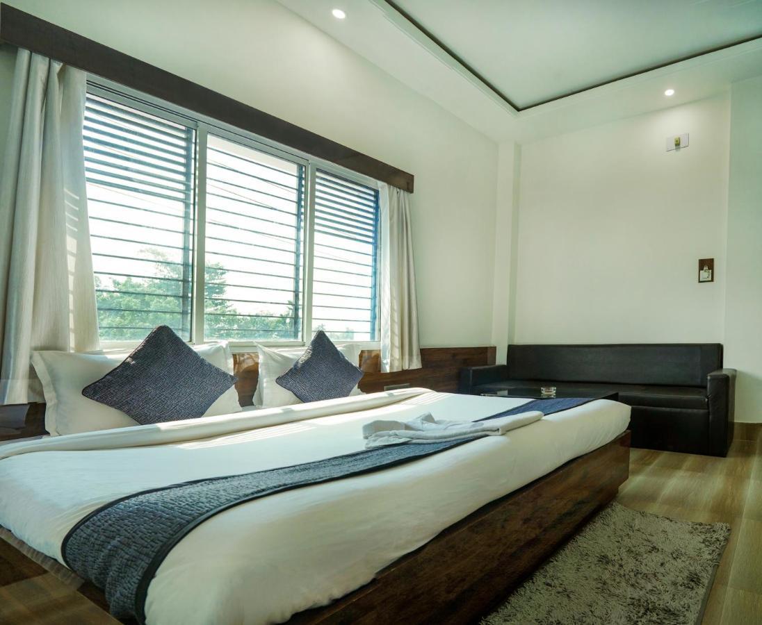 Hotel Heritage Koch Bihār Екстериор снимка